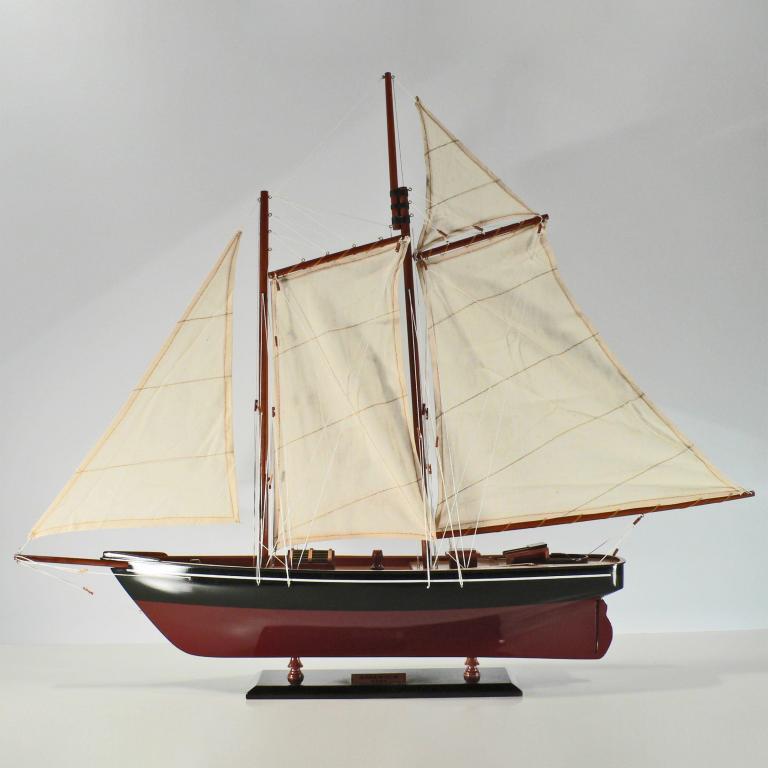 Handgefertigtes Segelschiffmodell der America