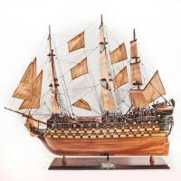 Handgefertigtes Schiffsmodell aus Holz der Bretagne