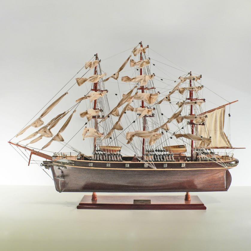 Handgefertigtes Schiffsmodell aus Holz der Cutty Sark (dunkles Holz)