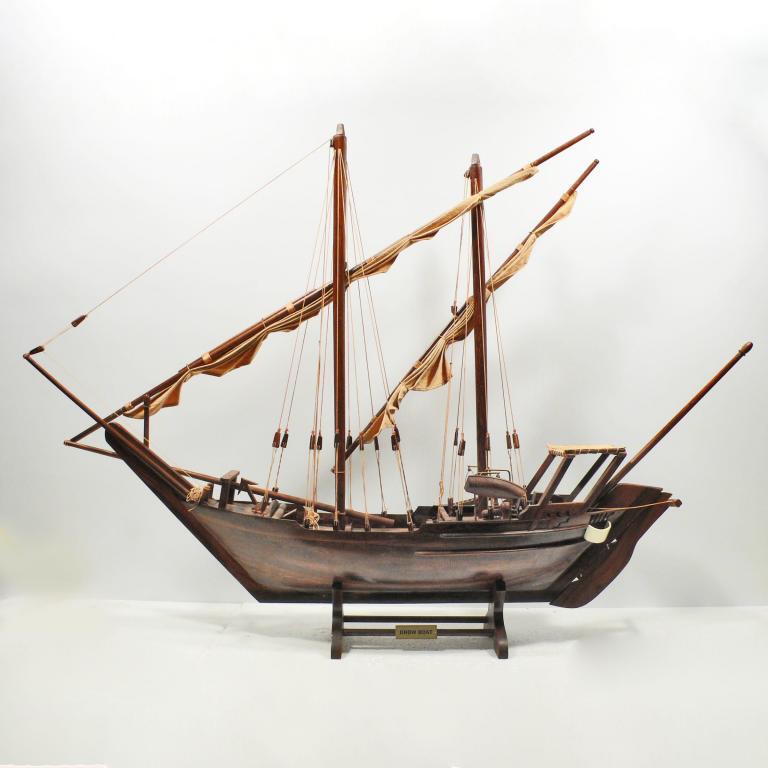 Handgefertigtes Schiffsmodell aus Holz der Dhow