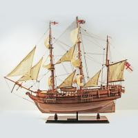 Handgefertigtes Schiffsmodell aus Holz der HMS Beagle