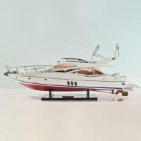 Handgefertigtes Schiffsmodell aus Holz der Manhattan Sunseeker