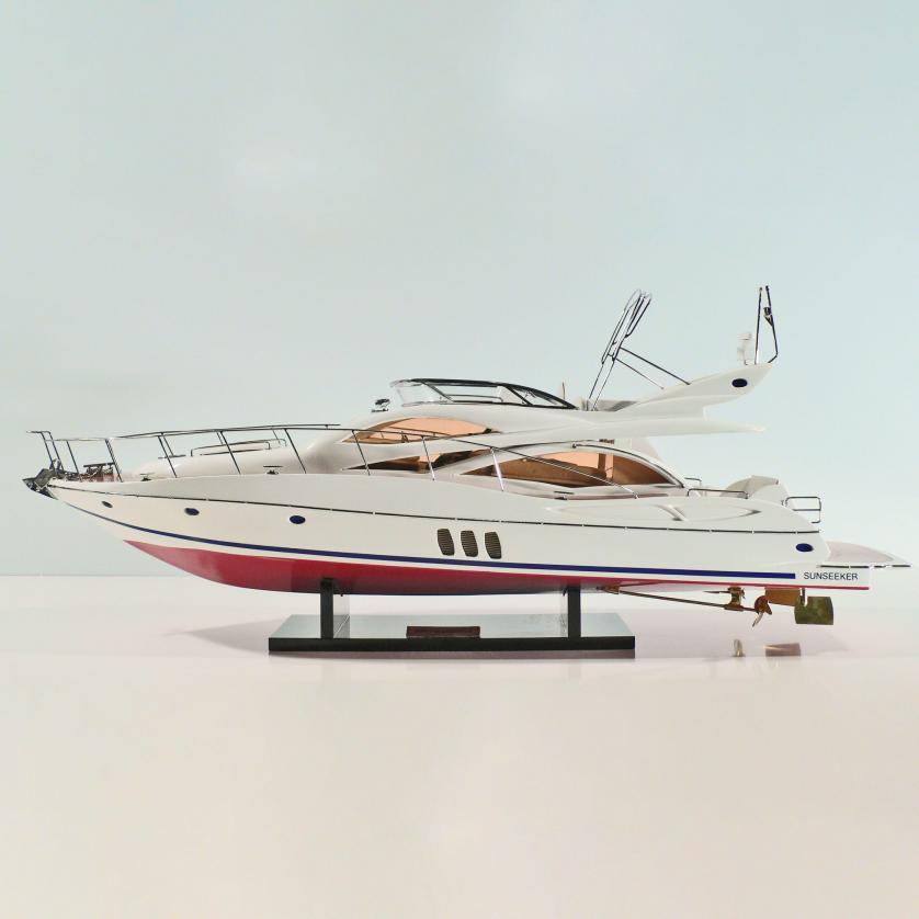Handgefertigtes Schiffsmodell aus Holz der Manhattan Sunseeker