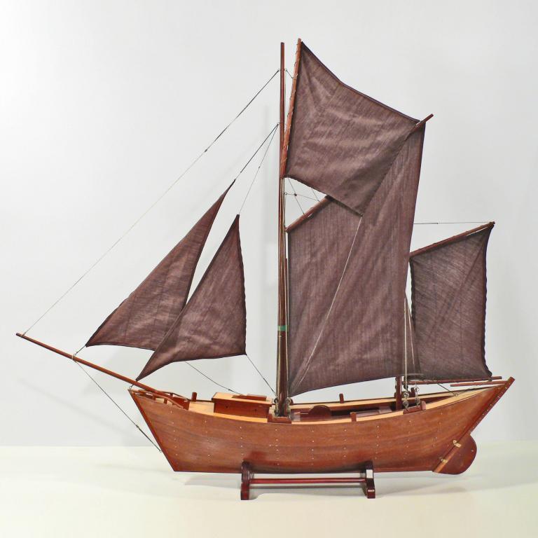 Handgefertigtes Schiffsmodell aus Holz der Maria