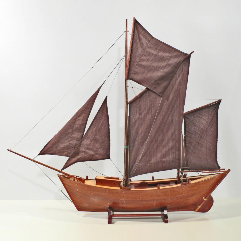 Handgefertigtes Schiffsmodell aus Holz der Maria