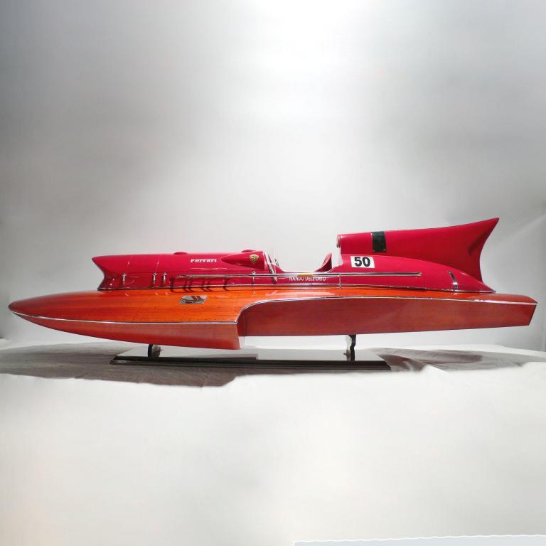Handgefertigtes Schiffsmodell aus Holz des Ferrari Hydroplanes