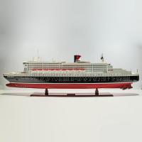 Handgefertigtes Schiffsmodell aus Holz der Queen Mary 2