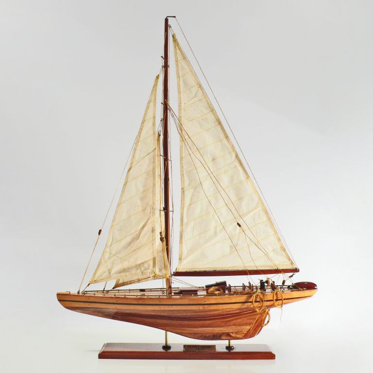 Handgefertigtes Schiffsmodell aus Holz der Ranger