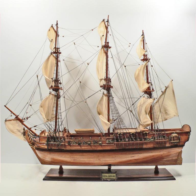 Handgefertigtes Schiffsmodell aus Holz der Royal Caroline