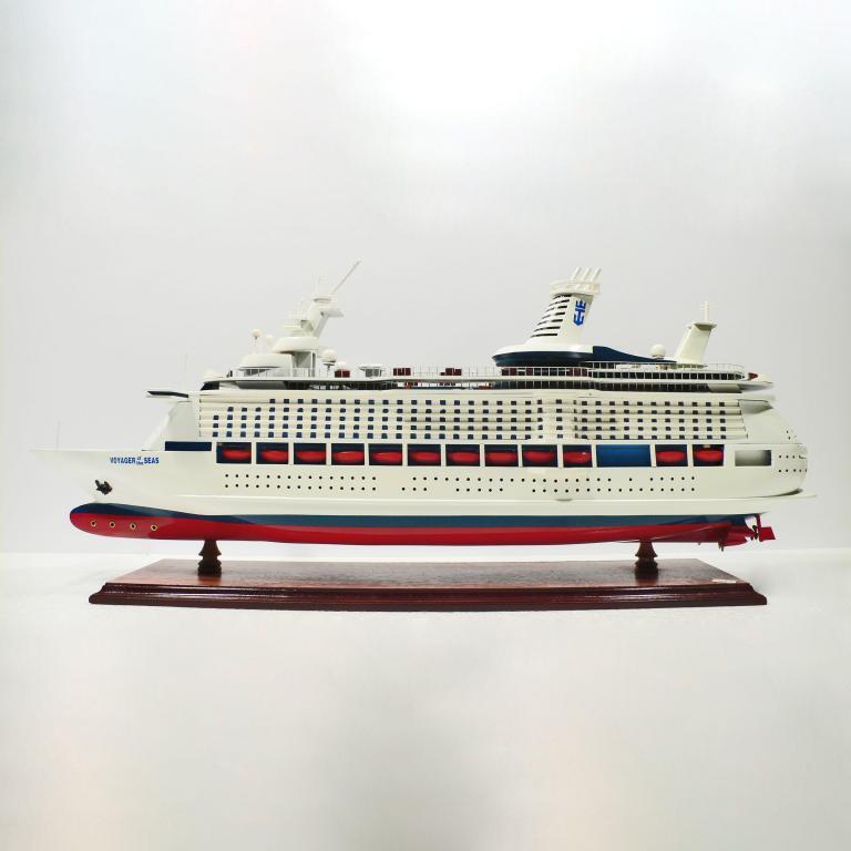Handgefertigtes Schiffsmodell aus Holz der Voyager of the Seas
